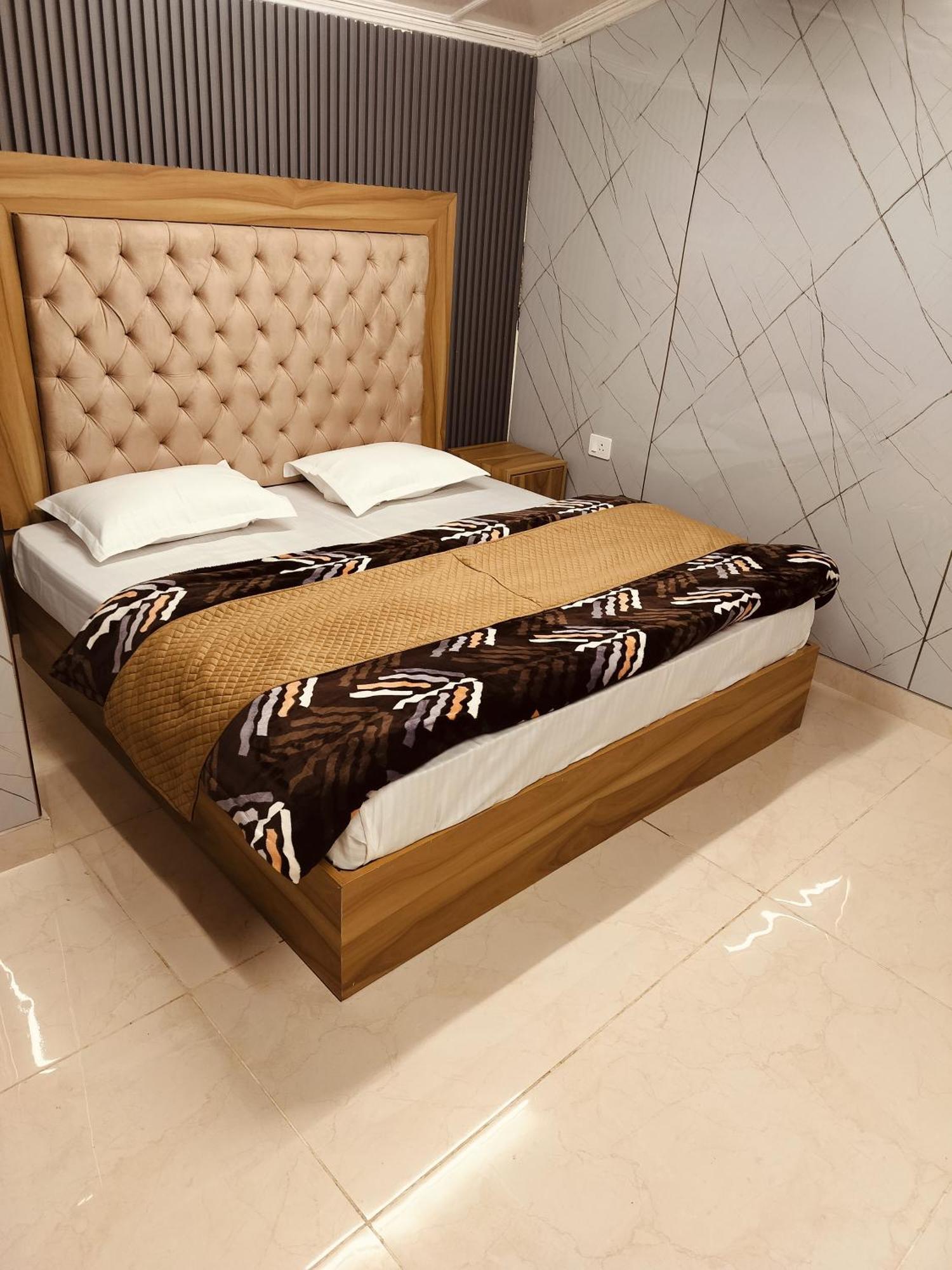 Madan Kunj B & B Mall Road Shimla Luaran gambar